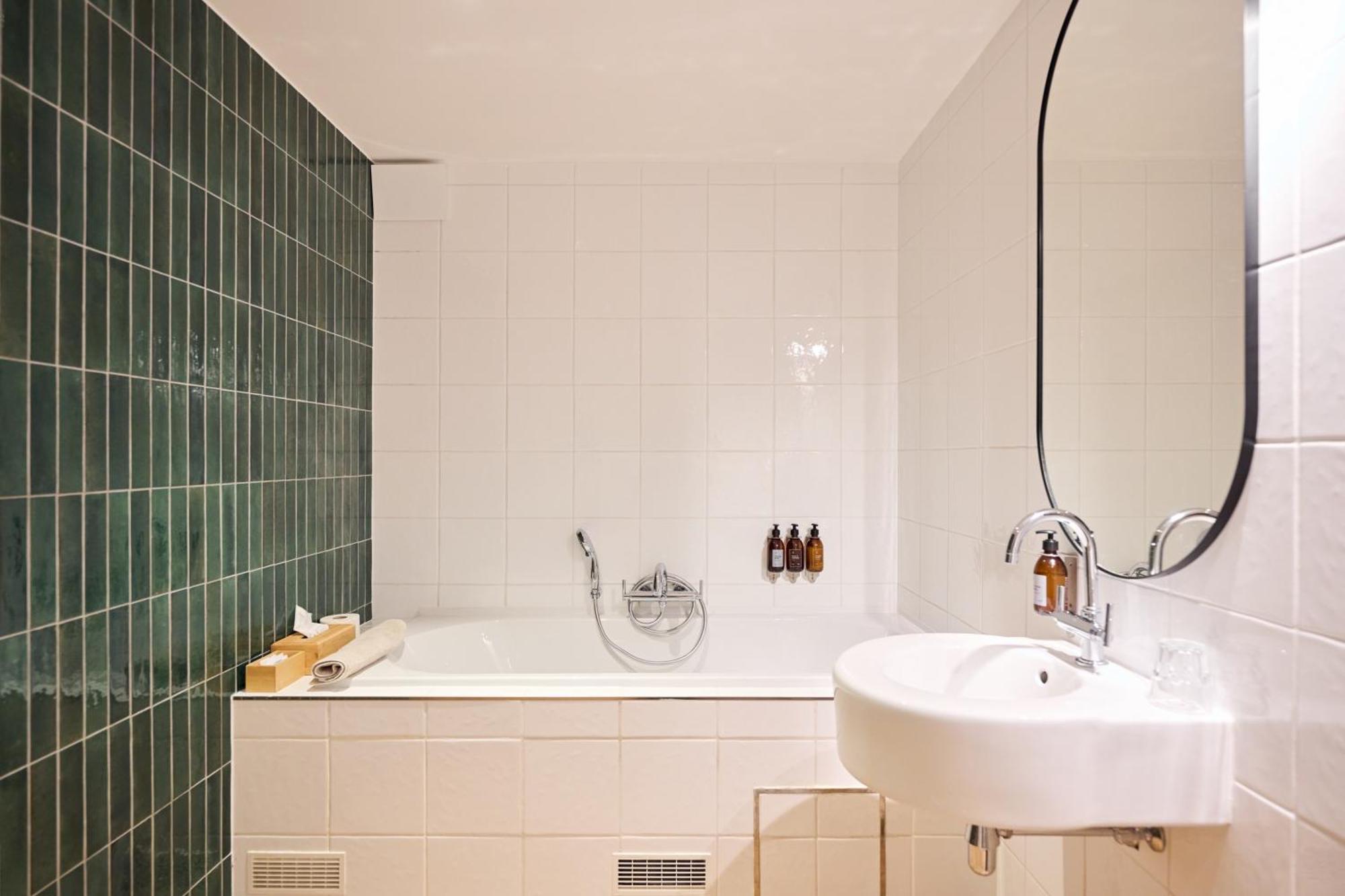 Hotel La Malle Poste Рошфор Экстерьер фото
